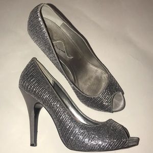 Sparkly open-toed Heels